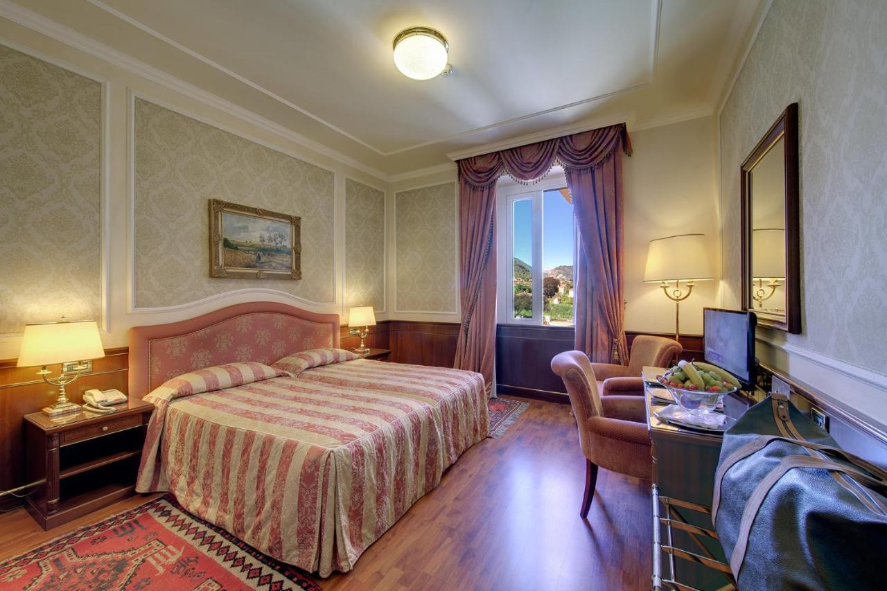 Hotel Simplon Baveno Esterno foto